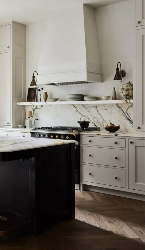 I have scoured the internet and have found some gorgeous spaces that work really well. These are my favourite rooms in April. Bold Marble Kitchen, Famous Kitchens, Modern French Kitchen, Maiden Home, Classic Kitchen Design, Marble Block, Minimal Kitchen, Classic Kitchens, Kitchen Marble