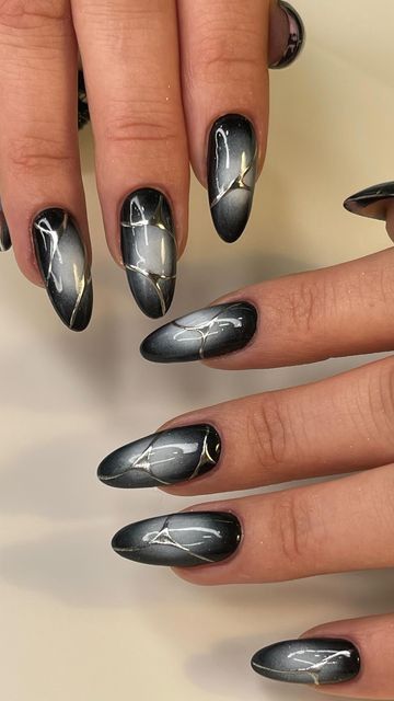 Black Styled Nails, Grunge Style Nails, Cool Nail Inspo Acrylic, Black Art Nails, All Black Nails With Design, Nail Designs Dark Colors, Nails Halloween Aesthetic, Cool Nail Inspo 2024, Nail Inspo Black And White