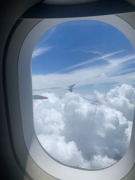 Inside Airplane Pictures, Inside Plane Pictures, Inside Of Plane, Plane In Clouds, Fake Sunset, Inside A Plane, Plane Inside, Cloud Engineer, Plane Photos