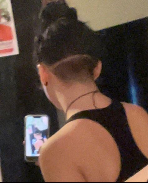 Undercut Black Hair, Undercut Inspo Women, Undercut Women Design, Undercut Lesbian Hair, Low Undercut, Women's Undercut, Lesbian Undercut Haircut Long Hair, Lesbian Haircut Long Hair, Lesbian Long Hair Hairstyles