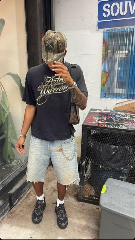 Summer Fits Men Shorts, Men Outfits Summer, Florida Fits, Khaki Shorts Outfit, Guy Fits, Drippy Outfit, Hype Clothing, Streetwear Fits, Vintage Streetwear