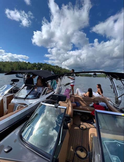 Rich Lake House Aesthetic, Ride With Friends, Embrace Uncertainty, Sailing Aesthetic, Trip Friends, Dream Instagram, Cabin Trip, Vsco Pictures, Boat Pics