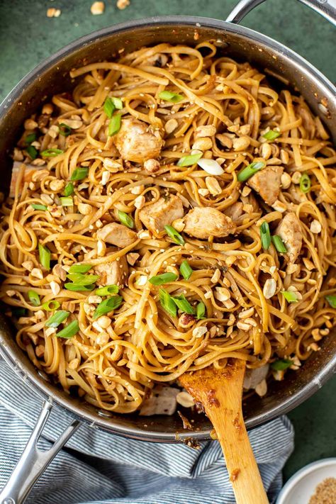 Sesame Peanut Chicken Noodles after tossing in the sauce Peanut Chicken Noodles, Peanut Noodles With Chicken, Rotisserie Chicken Uses, Peanut Noodles Recipe, Chicken Noodles Recipe, Peanut Chicken Recipe, Sesame Peanut Noodles, Ginger Peanut Sauce, Chipotle Pasta