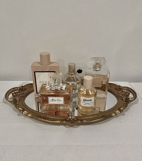 Perfume Tray Aesthetic, Princesscore Bedroom, Gold Mirror Vanity, Curved Vanity, Perfume Stand, Perfume Holder, Candle Holder Tray, Bathroom Vanity Tray, Mirror Vanity Tray