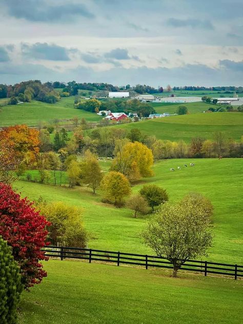 Ohio Countryside, Ohio Aesthetic, Ohio Landscape, Unreal Places, Going Abroad, Sandusky Ohio, Indian Hills, American Honey, Athens Ohio