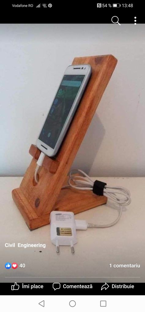 Wooden Phone Holder, Dremel Tool Projects, Wood Phone Holder, Wood Phone Stand, Into The Woods, Teds Woodworking, Wooden Projects, Small Wood Projects, Diy Wood Projects Furniture