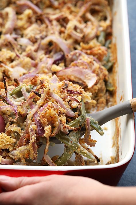 This Healthy Green Bean Casserole with Crunchy Onion will be your new favorite side for Thanksgiving! It has fresh green beans and just the right amount of crunchy onions! Southwestern Chicken Casserole, Gluten Free Green Bean Casserole, Crunchy Onions, Healthy Holiday Side Dishes, Healthy Holiday Sides, Healthy Green Bean Casserole, Healthy Green Beans, Asian Soups, Vegan Green Bean Casserole