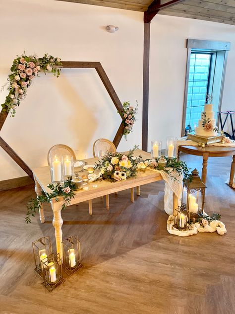 Hexagon Wedding Arch Sweetheart Table, Hexagon Floral Centerpiece, Wood Hexagon Backdrop, Hexagon Backdrop Wedding, Hexagon Wedding Arch Flowers, Backdrop Sweetheart Table, Full Moon Wedding, Wedding Rental Business, Hexagon Backdrop