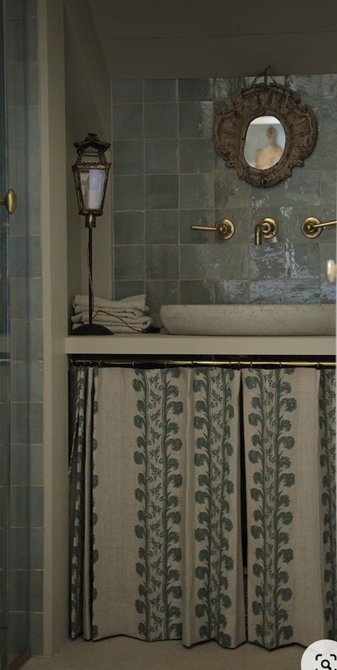 Patina Meadow, Brooke Giannetti, Portugal House, Victorian Bathroom, Attic Bathroom, Cottage Bathroom, Bathroom Design Inspiration, Powder Bath, Powder Rooms