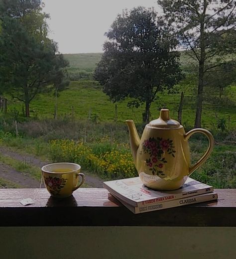 Morning Tea Aesthetic, Polish Childhood, Tea Pot Aesthetic, Teapot Aesthetic, Dina Core, People Studying, Art Of Silence, Bookshelf Library, Cottage In The Forest