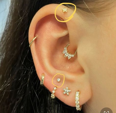 Unique Ear Curation, Constellation Piercing Ideas, Constellation Piercing Lobe, Savannah Guthrie Ear Piercing, Multiple Ear Piercings Wedding, Unique Ear Piercing Placement, Names Of Piercings Ears, Eat Lobe Piercing, Stack Piercing Lobe