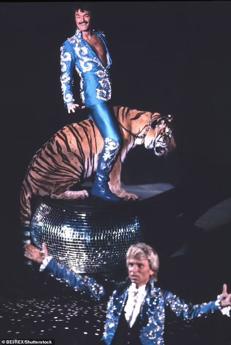 Siegfried And Roy, Space Punk, Las Vegas Style, Monte Carlo Casino, Edgy Vibes, Silent Disco, Losing My Best Friend, The Illusionist, Bold Outfits