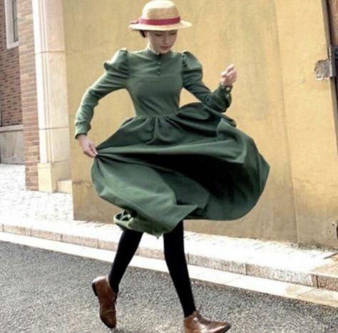 Sophie Howls Moving Castle Outfit, Sophie Hatter Cosplay, Sophie Howls Moving Castle Cosplay, Couple Costume 2022, Howls Moving Castle Inspired Outfit, Howls Moving Castle Outfit, Howells Moving Castle, Sophie Hatter Dress, Sophie Cosplay