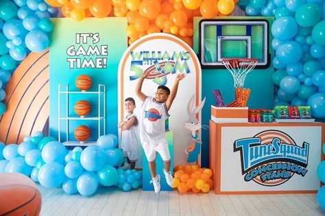 Space Jam Theme Birthday Party, Space Jam Decorations, Space Jam 1st Birthday Party, Space Jam Birthday Party, Basketball Theme Birthday Party, Space Jam Birthday, Space Jam Theme, Space Jam Party, Looney Tunes Party