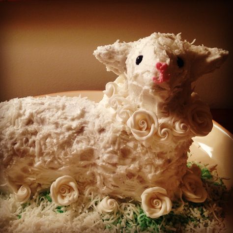 Easter Lamb Cake, using a vintage Griswold cast iron mold. Lamb Cake Mold Recipe, Lamb Cake Recipe, Easter Lamb Cake, Easy White Cake Recipe, Five Star Recipes, Yummy Easter Desserts, Lamb Cake, Polish Easter, White Cake Recipe