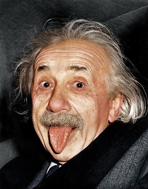 Albert Einstein's favorite and most famous photo of him sticking his tongue out at the camera on his 74th Birthday. Einstein Tongue, Funny Einstein, Albert Einstein Facts, Albert Einstein Photo, 얼굴 드로잉, 얼굴 그리기, Albert Einstein Quotes, Einstein Quotes, E Mc2