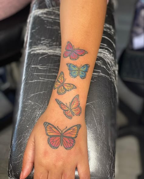 Small Colorful Butterfly Tattoo, Colorful Tattoos For Black Women, Colored Butterfly Tattoo, Color Butterfly Tattoo, Butterfly Tattoo Color, Tattoos Angel, Tattoos Zodiac, Tattoos Abstract, Colorful Butterfly Tattoo