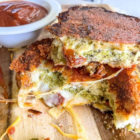 Pesto Grilled Cheese Sandwich, Grilled Cheesus, Gruyere Grilled Cheese, Pesto Grilled Cheese, Grilled Cheese Sandwich Recipe, Jalapeno Popper Grilled Cheese, Cheese Sandwich Recipe, Pesto Sandwich, Pesto Cheese