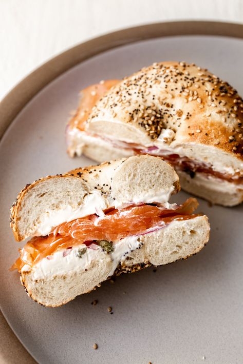 Bagel Cream Cheese Salmon, Smoked Salmon Bagel Breakfast, Bagel With Salmon, Smoked Salmon Bagel Sandwiches, Bagel With Salmon And Cream Cheese, Smoked Salmon Cream Cheese Bagel, Salmon Bagel Sandwich, Salmon Bagel Breakfast, Salmon Lox Bagel