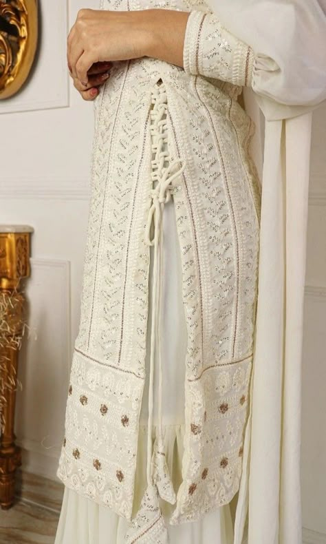 Chickenkari Sharara Suit, Off White Chicken Suit, Pakistani Shrug Dresses, Chicken Material Dress Pattern, Chikenkari Dress Ideas, Lakhnawi Kurti, White Dress Designs, Kurtis For Jeans, Chicken Kurta