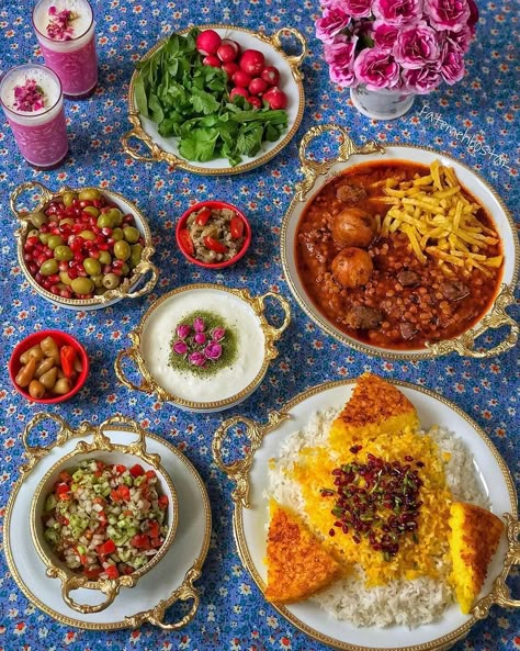 Gheymeh Stew, Iranian Party, Iranian Aesthetic, Iranian Food Recipes, Food Iran, Persian Stew, Persian Food Iranian Cuisine, Food Iranian, Food Persian