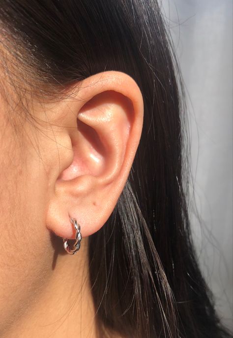 Tiny Silver Hoop Earrings, Twisted Silver Hoop Earrings, Dainty Silver Earrings Aesthetic, Mini Hoop Earrings Silver, Silver Earrings Simple, Mini Silver Hoop Earrings, Silver Everyday Earrings, Silver Hoop Earrings Aesthetic, Dainty Silver Earrings