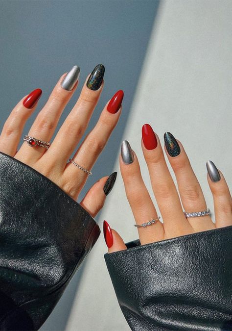 Red Grey Nails Design, Red Black And Grey Nails, Red And Grey Nails Design, Grey Red Nails, Red Grey Nails, Gray And Red Nails, Silver Manicure Ideas, Grey And Red Nails, Red And Gray Nails