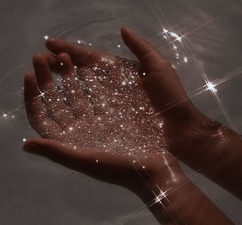 All That Glitters | Brilliant Carbon, water, sparkle, glitter, aesthetic, simple, mood, mood board, inspo, shine, bright, light, silver I Hope, Sparkle, Glitter, Stars, Water