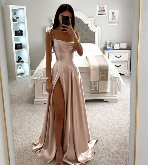 Prom Dress Inspo, Classy Prom, Cheap Prom Dresses Long, Dress With Split, Strapless Prom Dresses, Classy Prom Dresses, Simple Prom Dress, Stunning Prom Dresses, Prom Dress Inspiration