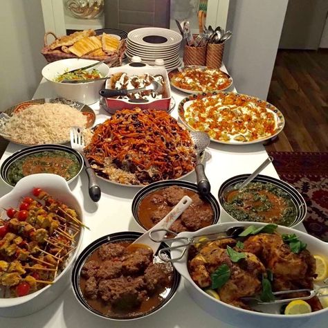 Afghan Food Table, Food Afghan, Afghan Dinner, Afghanistan Food, Afghan Recipes, Afghani Food, Kurdish Food, Afghan Food Recipes, Afghan Food