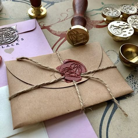 Seal Wax Packaging, Wax Stamp Letter, Old Letters Aesthetic Vintage, Letter Wax Seal Aesthetic, Sealed Letter Aesthetic, Wax Sealed Letters Aesthetic, Old Letter Ideas, Wax Stamp Packaging, Wax Seal Stamp Aesthetic