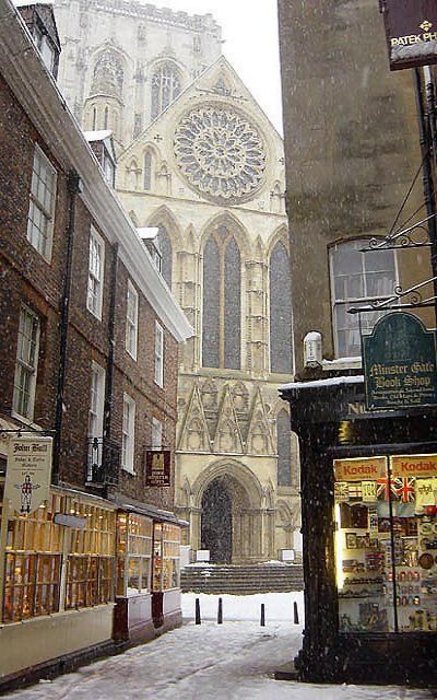 English Cities, Snowy Street, Kentish Town, York England, York Minster, Northern England, Guiding Light, England And Scotland, Pretty Places