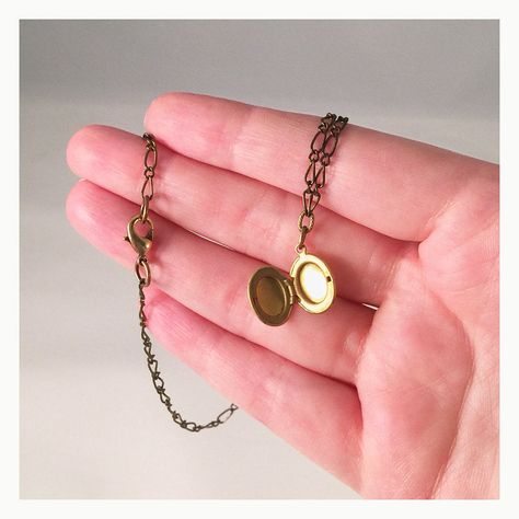 Brass Locket Charm Necklace, Classic Brass Locket Necklace With Vintage Charm, Elegant Brass Locket Charm Necklace, Vintage Brass Locket Necklace, Vintage Brass Locket Necklace Gift, Unique Locket Necklace, Tiny Locket, Unique Locket, Locket Vintage