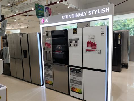 LG Refrigerator Lg Signature, New Refrigerator, Lg Refrigerator, Retail Space Design, Best Refrigerator, Refrigerator Lg, Side By Side Refrigerator, Retail Space, Space Design