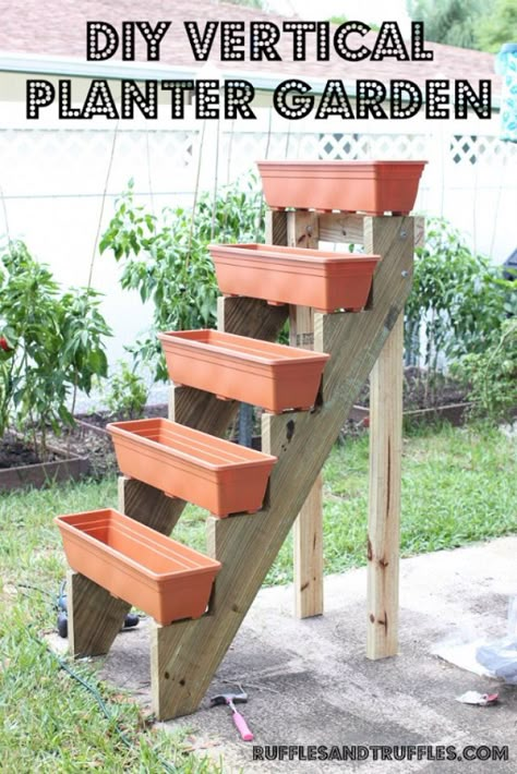 Gardening Wedding, نباتات منزلية, Planter Garden, Vertical Planter, Strawberry Garden, Vertical Herb Garden, Garden Types, Have Inspiration, Small Space Gardening