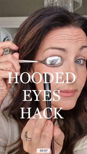 Sunk In Eyes Makeup, Hooded Eye Tricks, Pretty Eye Shadow, Hooded Eye Makeup Hacks, Eye Makeup For Older Eyes, Eyeshadow For Crepey Eyelids, From Instagram.com, Wedding Makeup Over 50, Eye Makeup For Hooded Eyes Step By Step