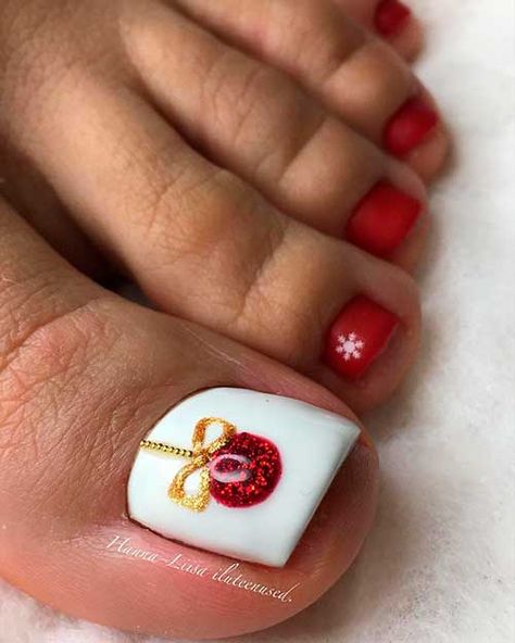 Cute Matte Red Christmas Toenail Design Pedicure Christmas Ideas, Christmas Pedicure Ideas, Christmas Pedicure Designs, Christmas Toenails, Toenail Ideas, Christmas Pedicure, Nail Designs Toenails, Toenails Designs, Foot Nail Art