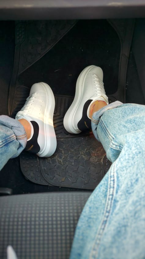 Outfits With Alexander Mcqueen Shoes, Outfits With Mcqueen Sneakers, Mcqueen Sneakers Outfit Women, Outfits Alexander Mcqueen Sneakers, Alexander Mcqueen Sneakers Outfit, Alexander Mcqueen Outfit, Mcqueen Outfit, Vans Shoes Women, Sneaker Outfits Women