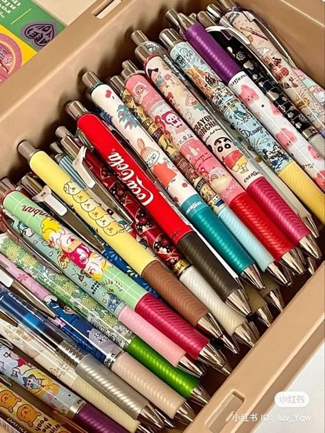 Japanese School Supplies, School Supplies Cute, Studying Stationary, Pretty School Supplies, Stationery Obsession, Cute Stationary School Supplies, Cute School Stationary, Kawaii School Supplies, Cool School Supplies