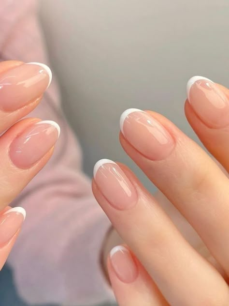 French Nail Natural, Simple Natural Nail Art, Model Nails Natural, Simple Short French Tip Nails, Short Oval French Nails, Short Natural Nail Designs Gel, Short Clean Nails, Membentuk Alis, Unghie Nail Art