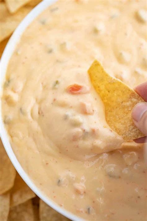 Cheddars Queso Dip Recipe Copycat Cheddars Queso Dip Recipe, Taco Bell Red Sauce, Mild Hot Sauce, Mexican Queso, Chipotle Queso, Restaurant Hacks, Creamy Chili, Chili Cheese Dip, Queso Dip Recipe