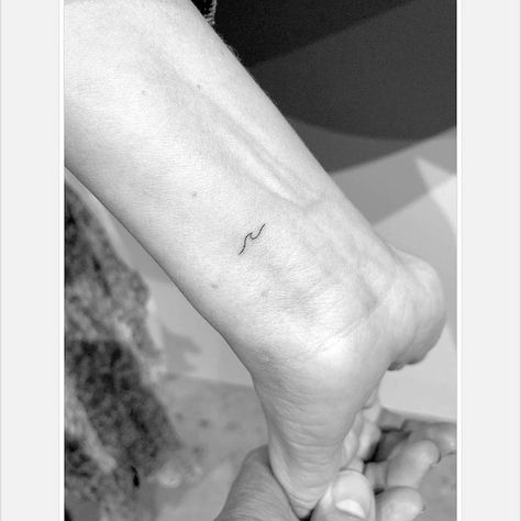 Minimalist Wave Tattoo, Wave Tattoo Wrist, Wrist Tattoos Words, Tattoo On The Wrist, Winter Tags, Small Wave Tattoo, Wave Tattoo, Small Wrist Tattoos, Minimalist Line Art