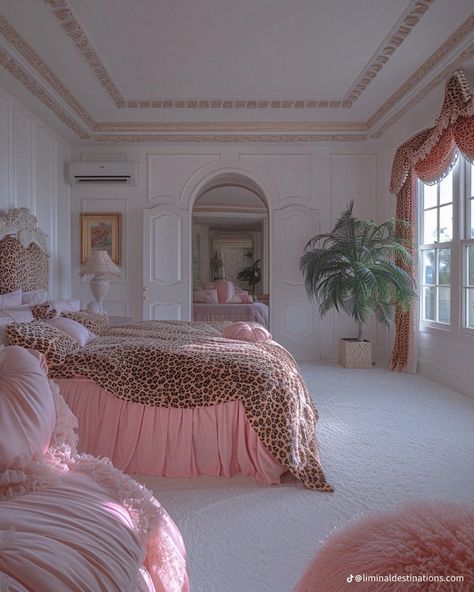 Pink And Leopard Print, Hollywood Mansion, Vasos Vintage, 80s Interior, Dream Apartment Decor, Future Apartment Decor, Luxurious Bedroom, Dream House Rooms, Apartment Decor Inspiration