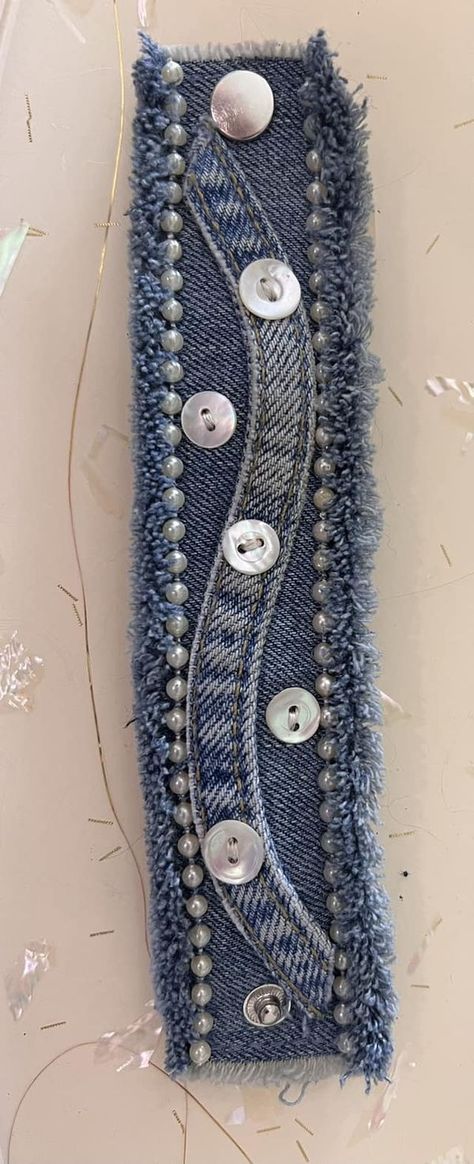 Denim Upcyclers | A cuff and a bunch of earrings I made | Facebook Denim Bracelets Diy Old Jeans, Jeans Crafts Ideas, Denim Jewelry Diy, Denim Pockets Projects, Recycled Clothes Diy Upcycling, Tin Jewelry Diy, Diy Lace Jeans, Diy Denim Bracelets, Jean Crafts Ideas