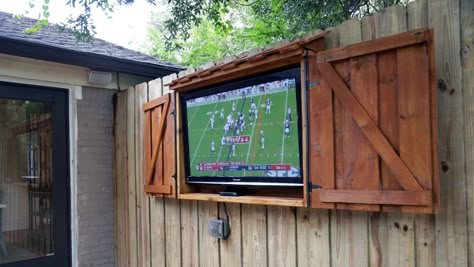 Patio Tv, Outdoor Tv Enclosure, Outdoor Tv Cabinet, Tv Enclosure, Ideas De Piscina, Cabinet Build, Outdoor Cabinet, Tv Ideas, Outdoor Kitchen Island