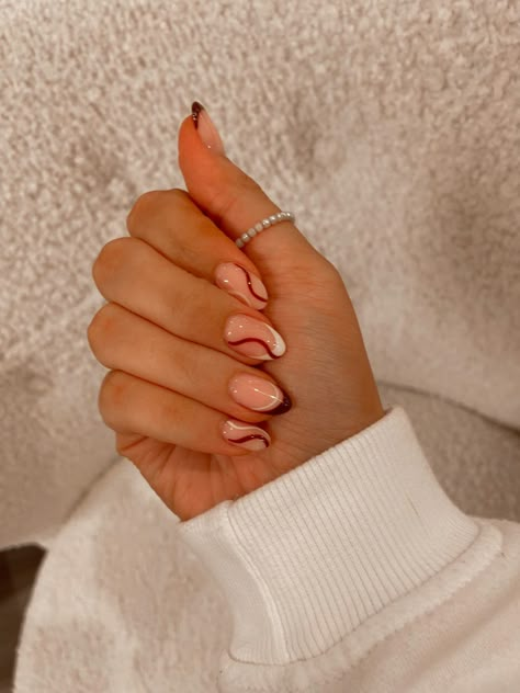 Brown Swirl Nails Almond, Almond Nails Trendy French Tip, Brown Nail Art Ideas, Brown Nail Design Ideas, Biab Nails Autumn, Almond Fall Nail Ideas, Simple November Nail Designs, Autumn Biab, Autumn Biab Nails