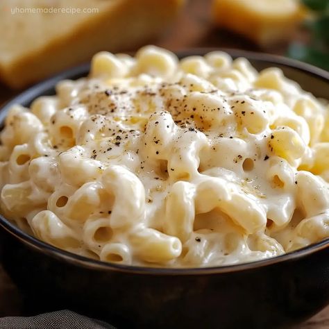 This White Cheddar Mac and Cheese is creamy, cheesy, and easy to make. Perfect for a comforting family meal! Creamy White Mac And Cheese, White Mac And Cheese Recipe, White Cheddar Mac And Cheese Recipe, Mac And Cheese Creamy, Shells Mac And Cheese Recipe, Chilis White Cheddar Mac And Cheese, Creamy White Cheddar Mac And Cheese, White Pasta Recipes, White Cheddar Macaroni And Cheese