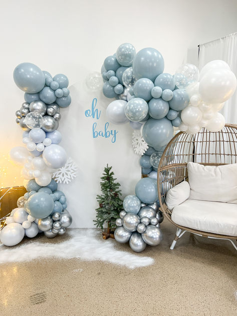 SHOP ON ETSY! winter wonderland baby shower decorations, winter onederland balloon arch, snowflake balloon garland, christmas balloons Winter Wonderland Balloon Arch, Snowflake Baby Shower Ideas, Shower Balloon Arch, December Baby Shower Ideas, January Baby Shower, Polar Bear Baby Shower, Baby Shower Balloon Arch, Wonderland Decorations, Winter Baby Shower Themes