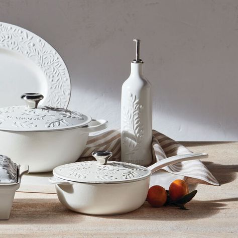 Le Creuset Olive Branch Collection, Le Creuset Olive Branch, Le Creuset Collection, Le Creuset Olive, Rich Kitchen, Le Creuset White, Pretty Lifestyle, Le Crueset, Le Creuset Kitchen