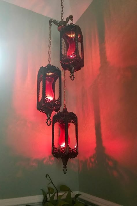 Chandelier Gothic, Corner Lighting, Bohemian Lamp, Gothic Bedroom, Style Marocain, Swag Lamp, Gothic Furniture, Goth Home Decor, Goth Home